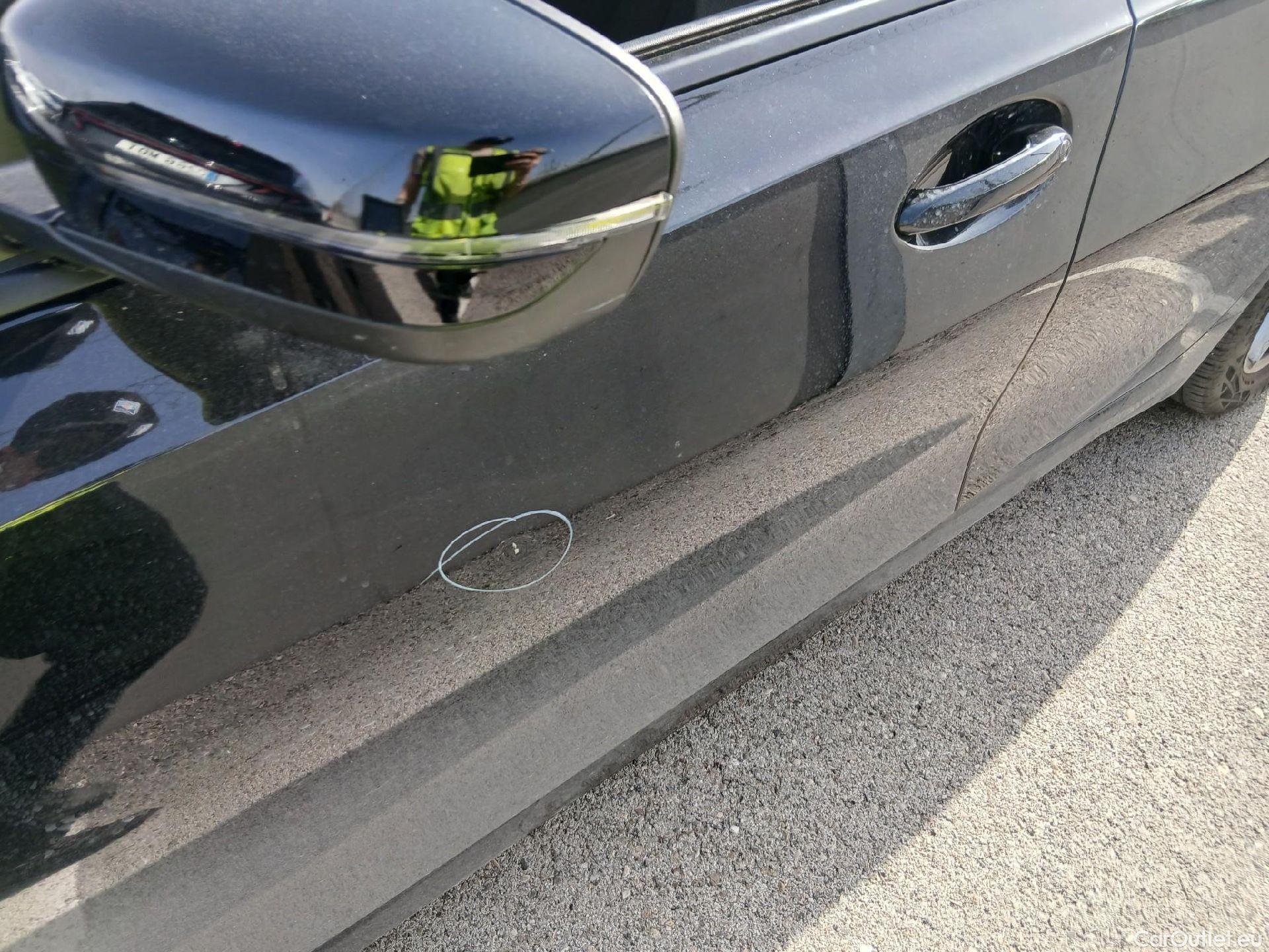  Bmw  Serie 3 BMW  / 2018 / 4P / sedán 318d Auto. #20