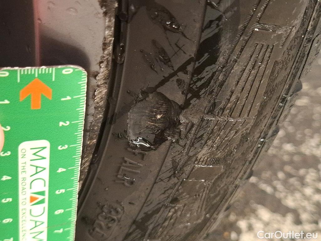  Volkswagen  Tiguan VOLKSWAGEN  Allspace / 2017 / 5P / SUV 2.0 TDI 150 DSG7 Carat #37