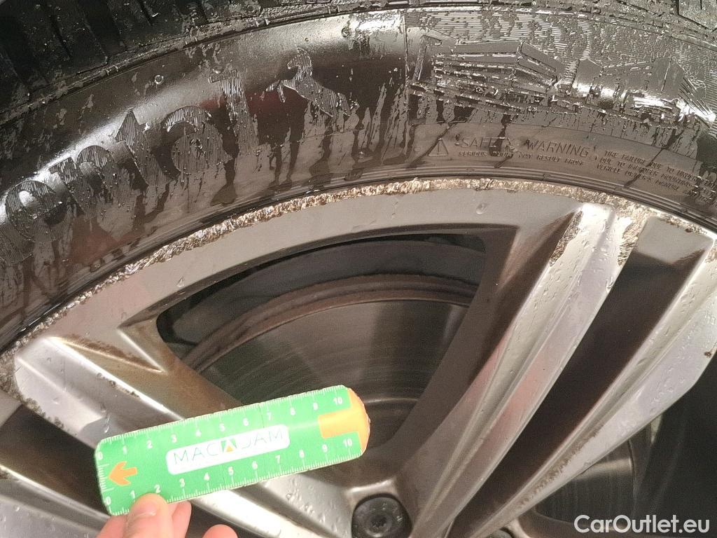  Volkswagen  Tiguan VOLKSWAGEN  Allspace / 2017 / 5P / SUV 2.0 TDI 150 DSG7 Carat #18