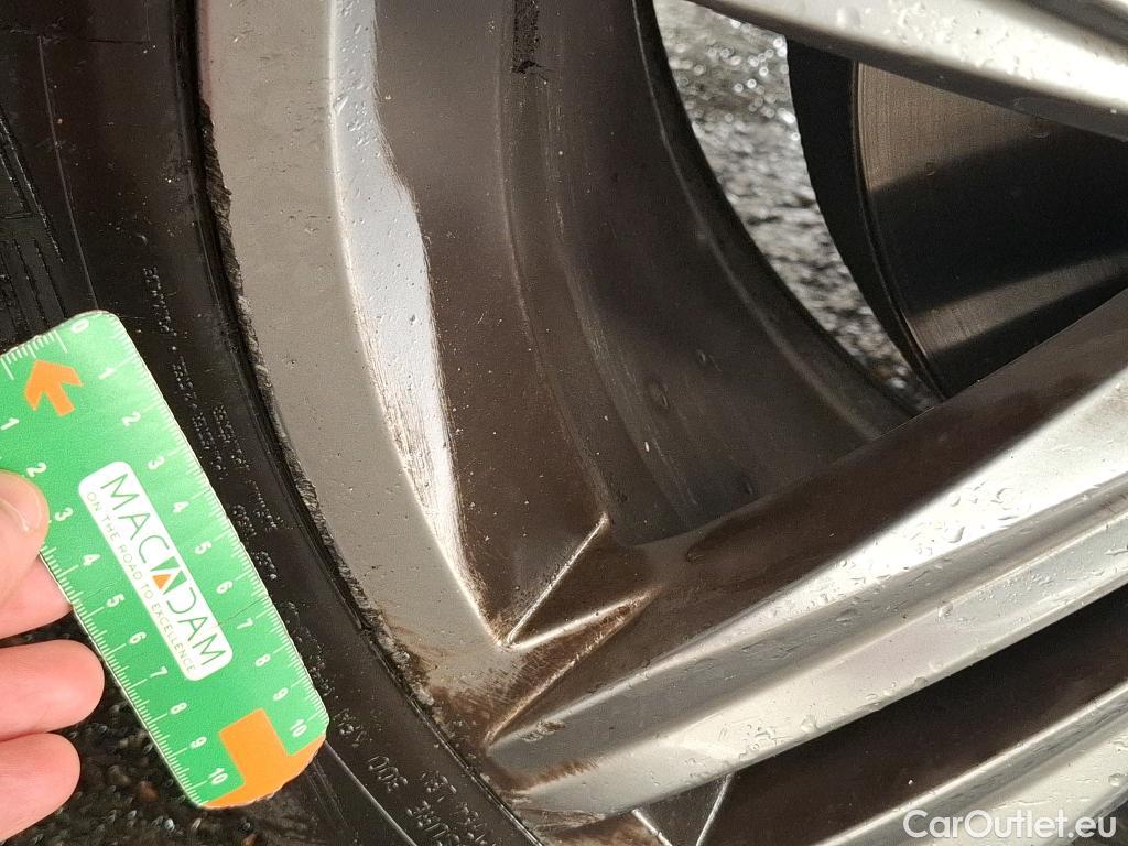  Volkswagen  Tiguan VOLKSWAGEN  Allspace / 2017 / 5P / SUV 2.0 TDI 150 DSG7 Carat #5