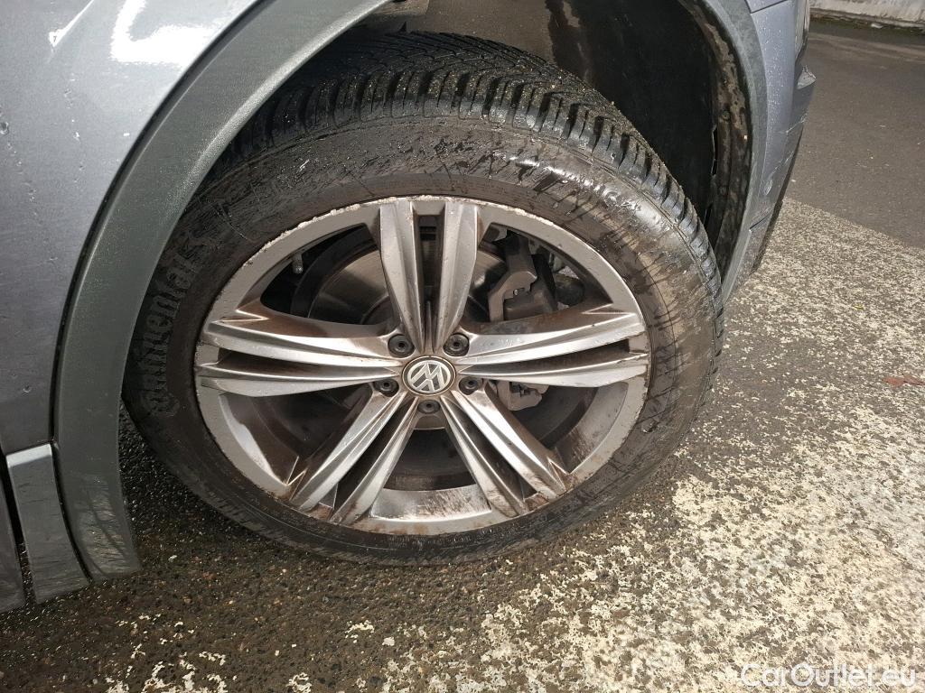  Volkswagen  Tiguan VOLKSWAGEN  Allspace / 2017 / 5P / SUV 2.0 TDI 150 DSG7 Carat #1