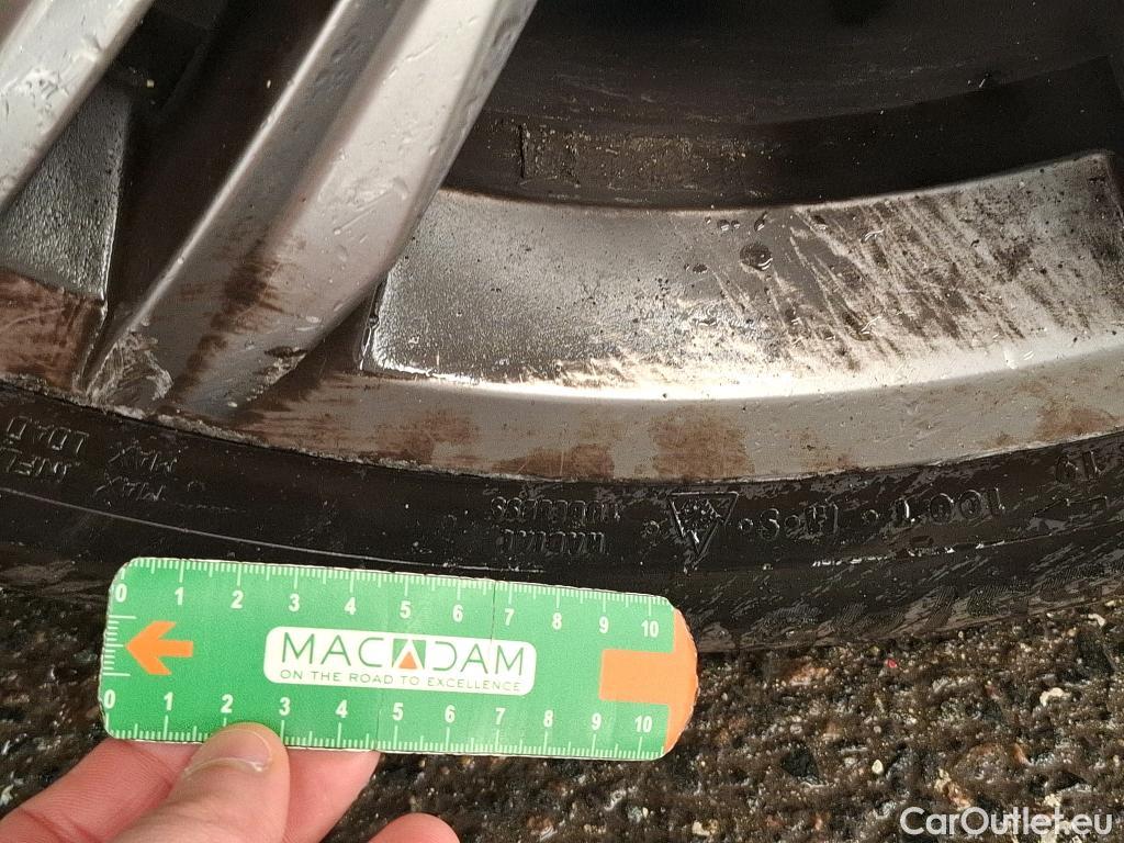  Volkswagen  Tiguan VOLKSWAGEN  Allspace / 2017 / 5P / SUV 2.0 TDI 150 DSG7 Carat #6