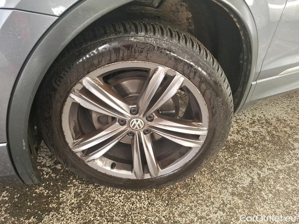  Volkswagen  Tiguan VOLKSWAGEN  Allspace / 2017 / 5P / SUV 2.0 TDI 150 DSG7 Carat #16