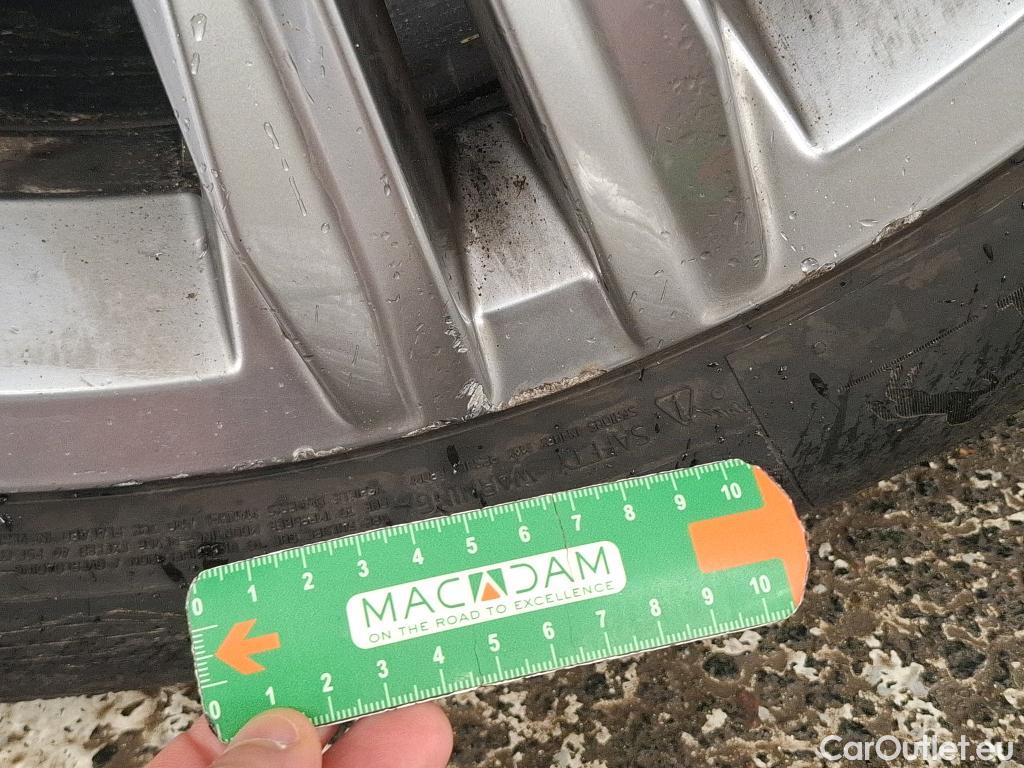  Volkswagen  Tiguan VOLKSWAGEN  Allspace / 2017 / 5P / SUV 2.0 TDI 150 DSG7 Carat #13