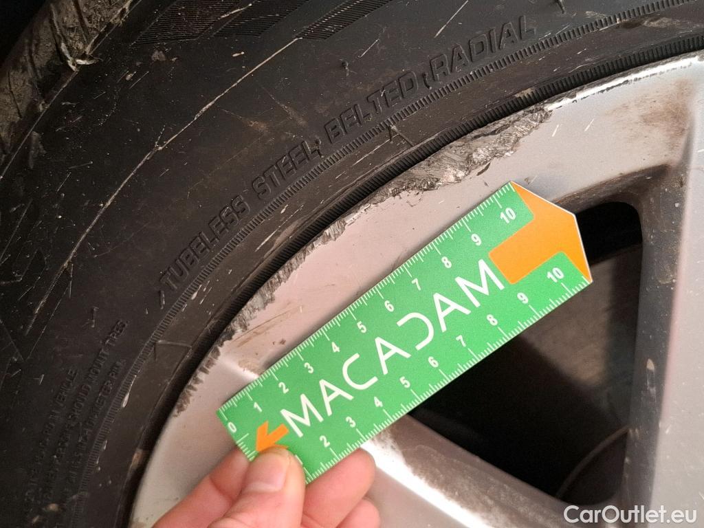  Volkswagen  Golf  VOLKSWAGEN / 2020 / 5P / Berline 2.0 TDI SCR 150 DSG7 Life Busi 1st #9