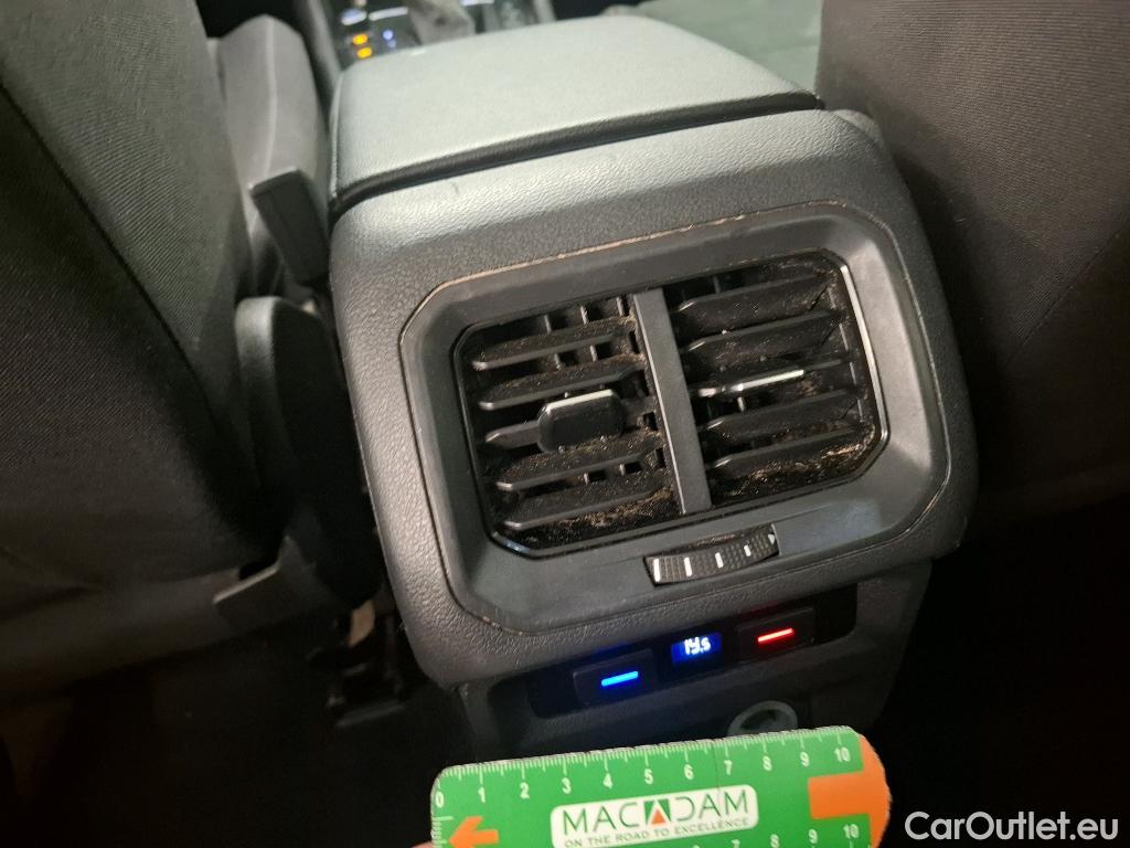  Volkswagen  Tiguan VOLKSWAGEN  Allspace / 2017 / 5P / SUV 2.0 TDI 150 DSG7 Carat #44