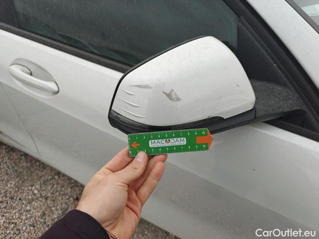  Bmw  Serie 1 BMW  / 2019 / 5P / berlina con portón 118i #22