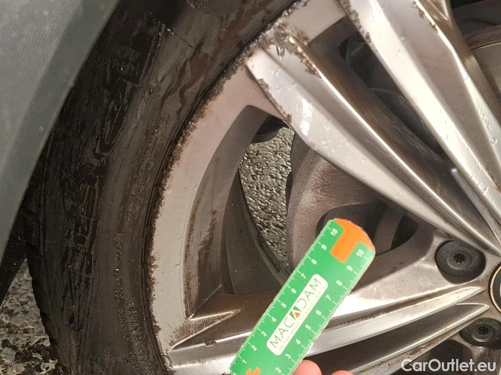  Volkswagen  Tiguan VOLKSWAGEN  Allspace / 2017 / 5P / SUV 2.0 TDI 150 DSG7 Carat #22