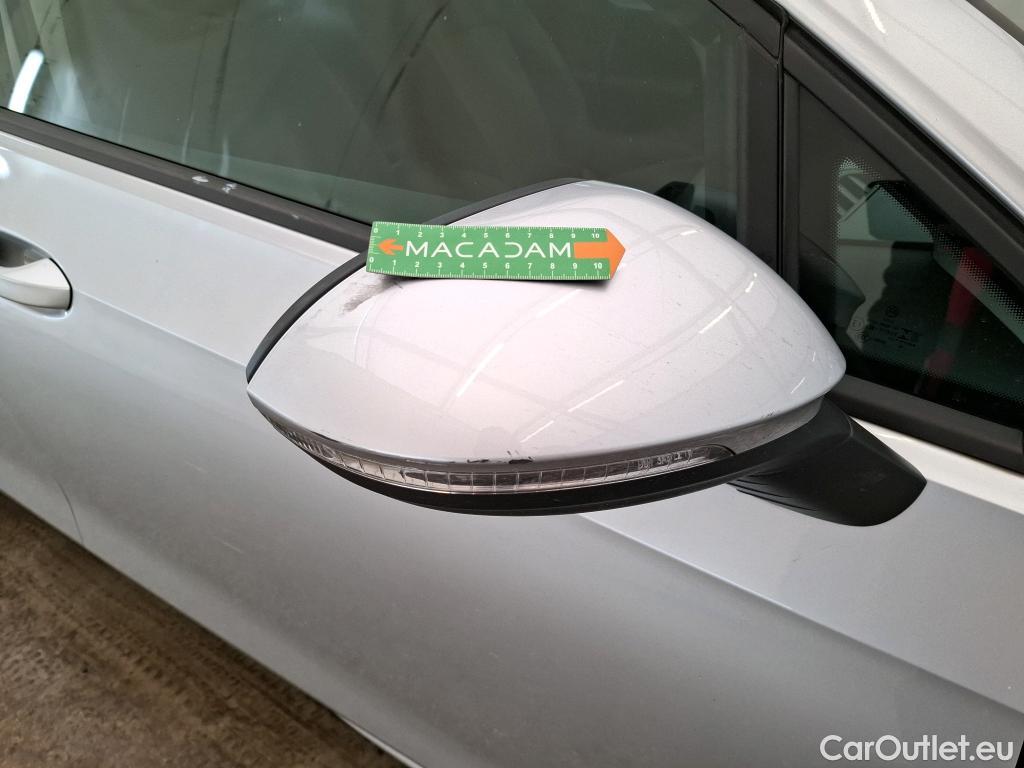  Volkswagen  Golf  VOLKSWAGEN / 2020 / 5P / Berline 2.0 TDI SCR 150 DSG7 Life Busi 1st #53