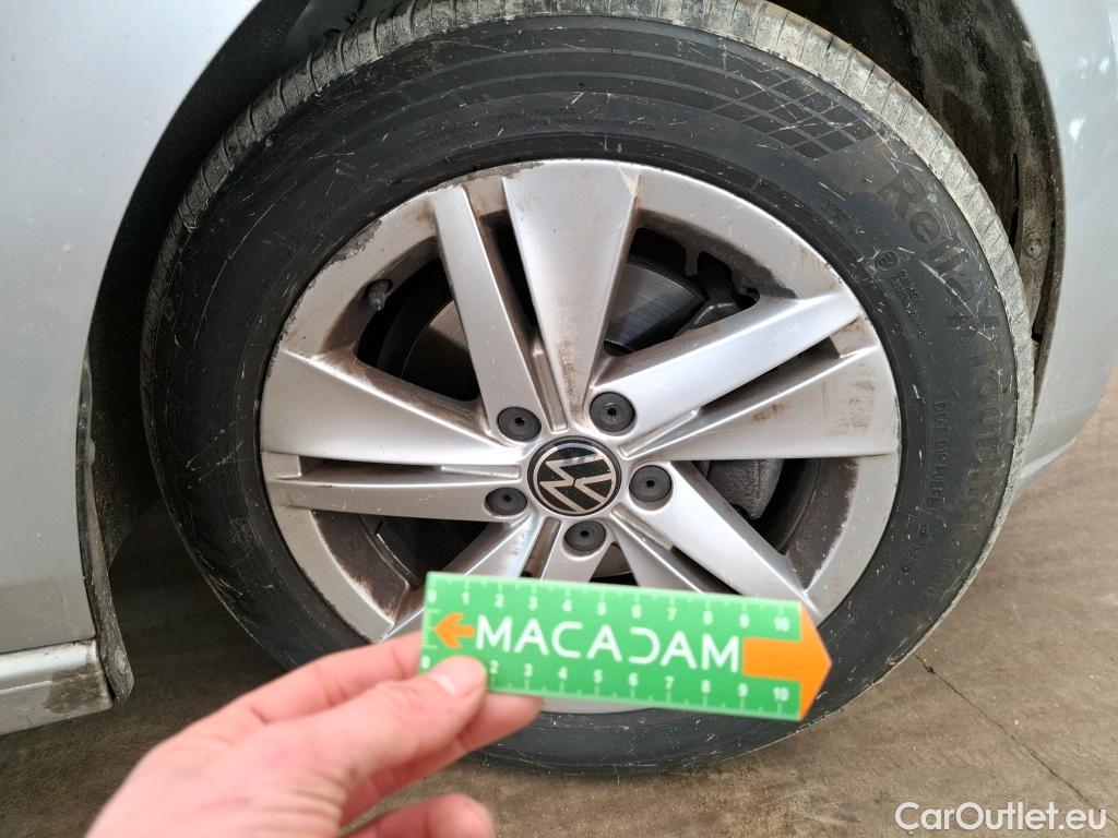  Volkswagen  Golf  VOLKSWAGEN / 2020 / 5P / Berline 2.0 TDI SCR 150 DSG7 Life Busi 1st #8