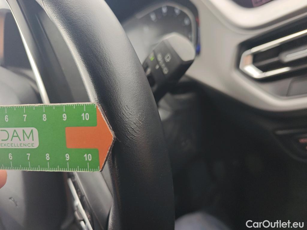  Bmw  Serie 1 BMW  / 2019 / 5P / berlina con portón 118i #13