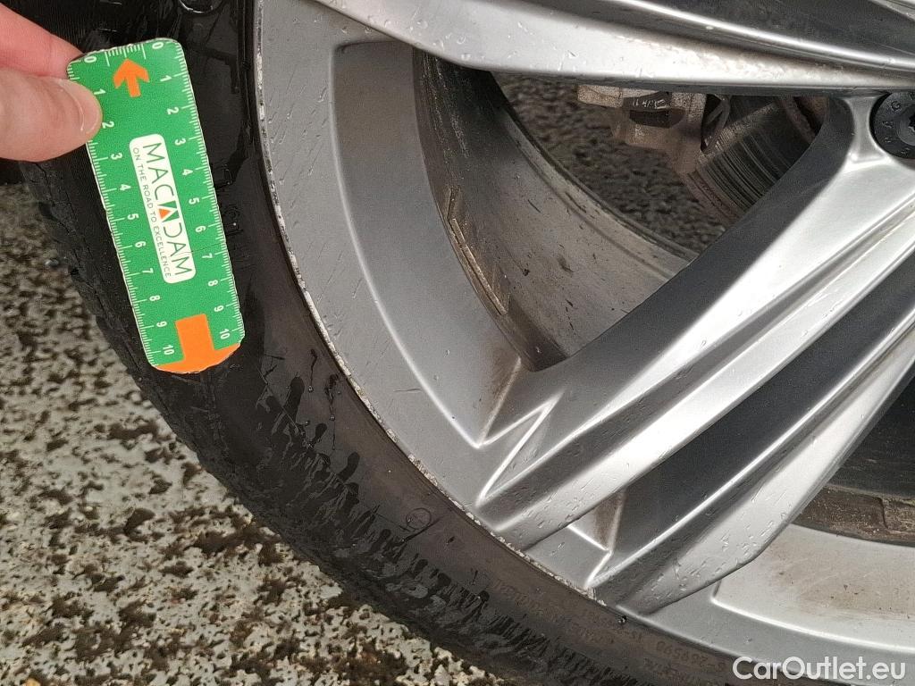  Volkswagen  Tiguan VOLKSWAGEN  Allspace / 2017 / 5P / SUV 2.0 TDI 150 DSG7 Carat #51