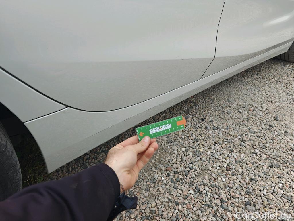  Bmw  Serie 1 BMW  / 2019 / 5P / berlina con portón 118i #26