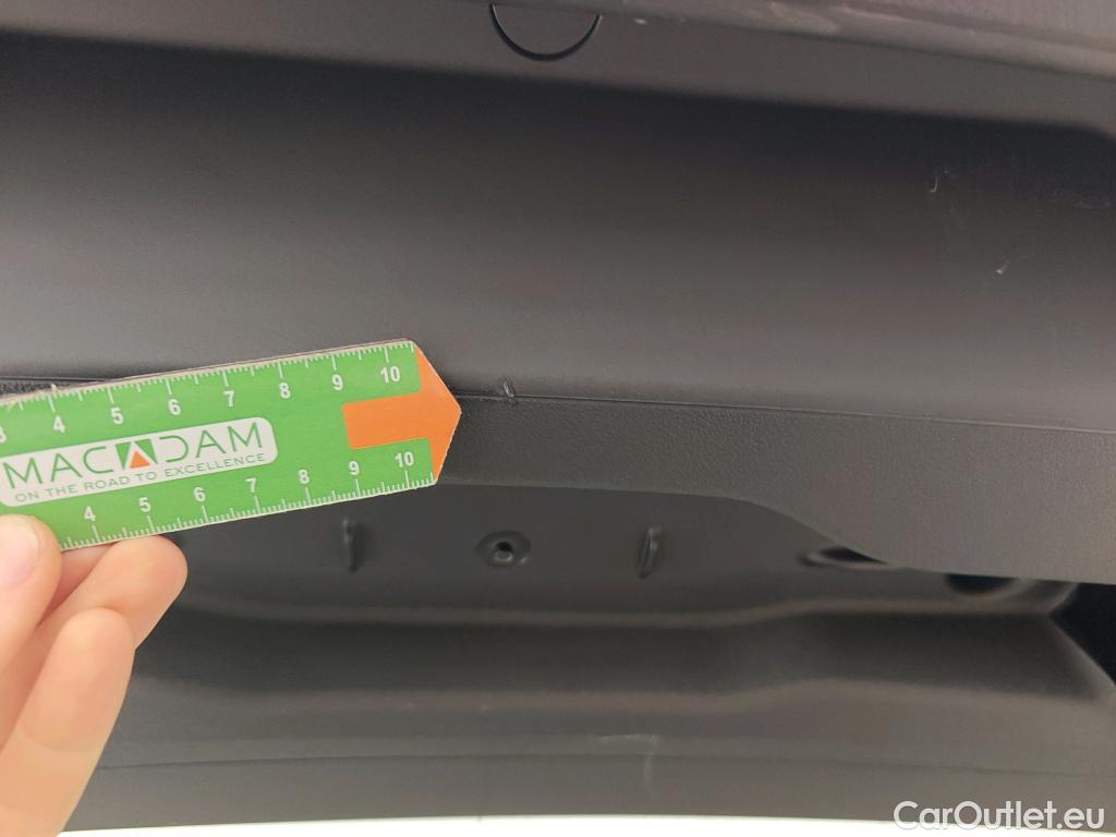  Bmw  Serie 1 BMW  / 2019 / 5P / berlina con portón 118i #11