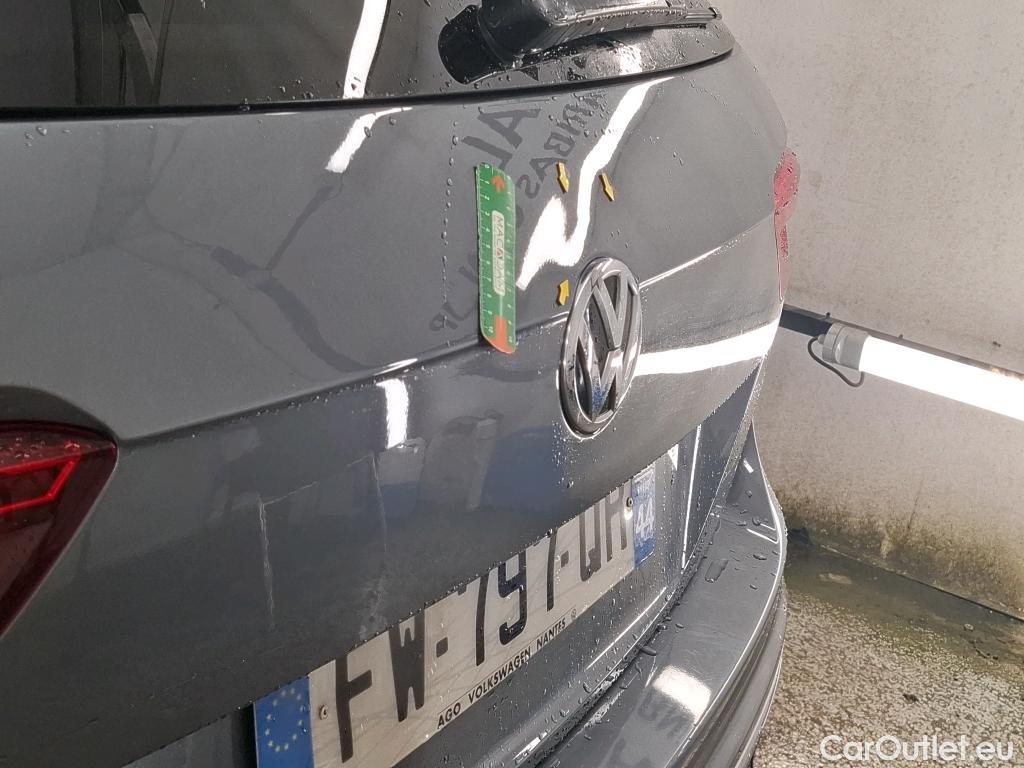  Volkswagen  Tiguan VOLKSWAGEN  Allspace / 2017 / 5P / SUV 2.0 TDI 150 DSG7 Carat #26