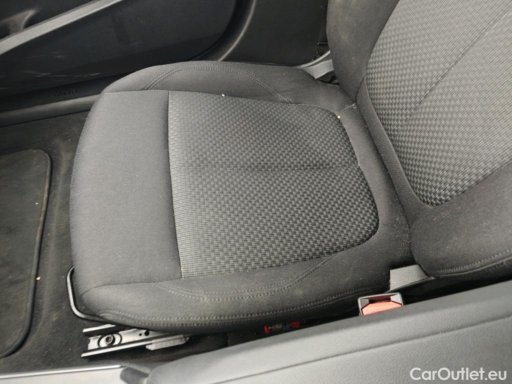  Bmw  Serie 1 BMW  / 2019 / 5P / berlina con portón 118i #9