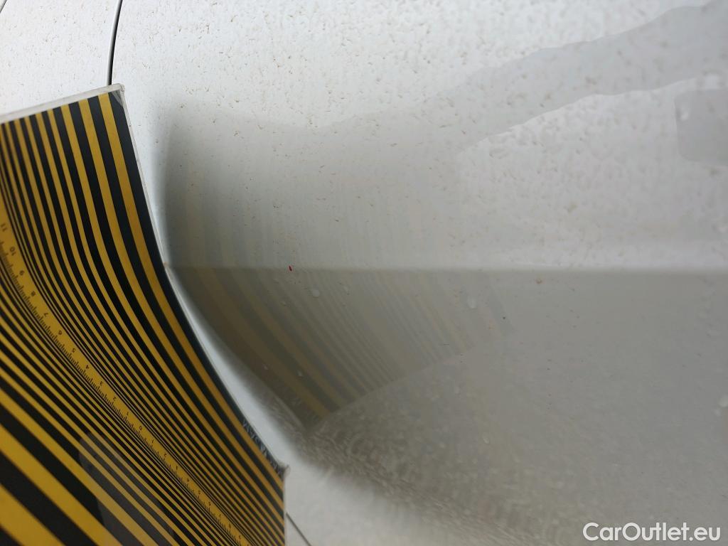  Bmw  Serie 1 BMW  / 2019 / 5P / berlina con portón 118i #31