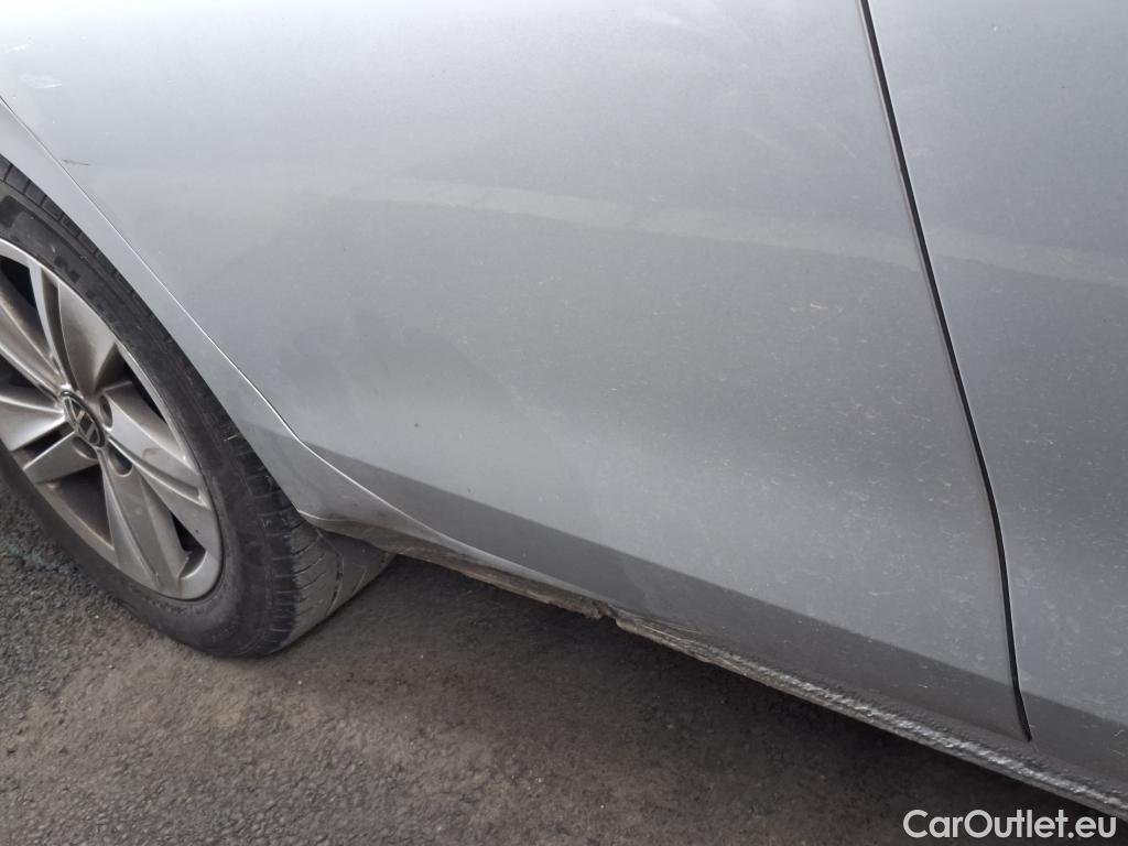  Volkswagen  Golf  VOLKSWAGEN / 2020 / 5P / Berline 2.0 TDI SCR 150 DSG7 Life Busi 1st #20