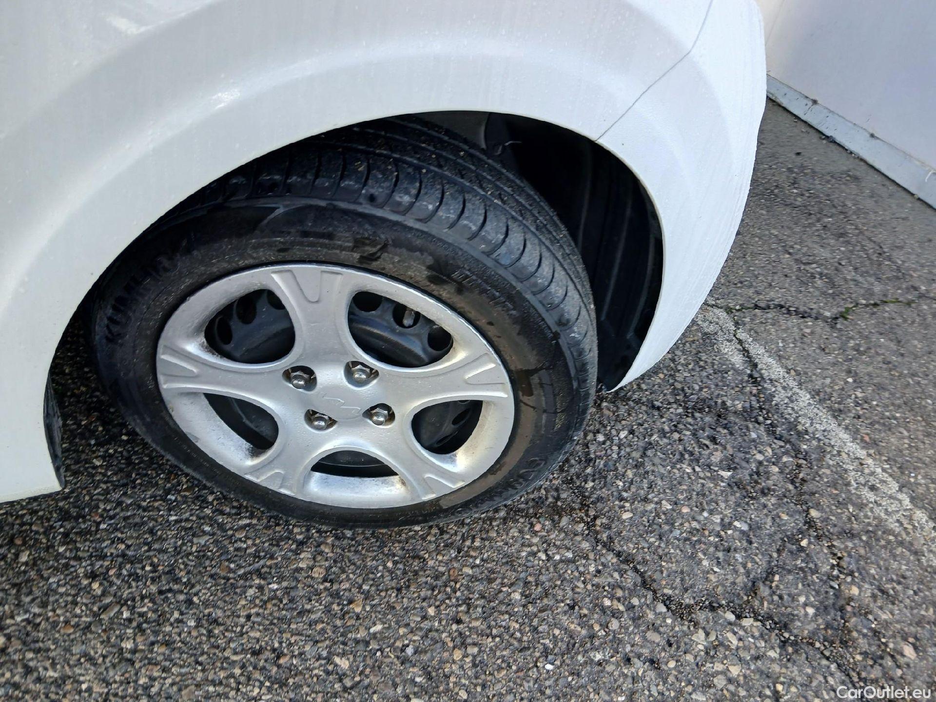  KIA  Picanto KIA  / 2020 / 5P / berlina con portón 1.0 DPi 49kW (67CV) Concept #19