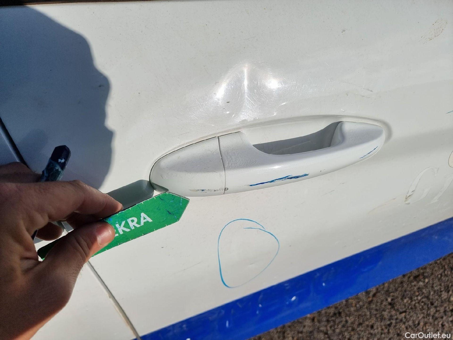  Ford  Fiesta FORD  / 2017 / 5P / berlina con portón 1.1 Ti-VCT 63kW Trend+ 5p #23