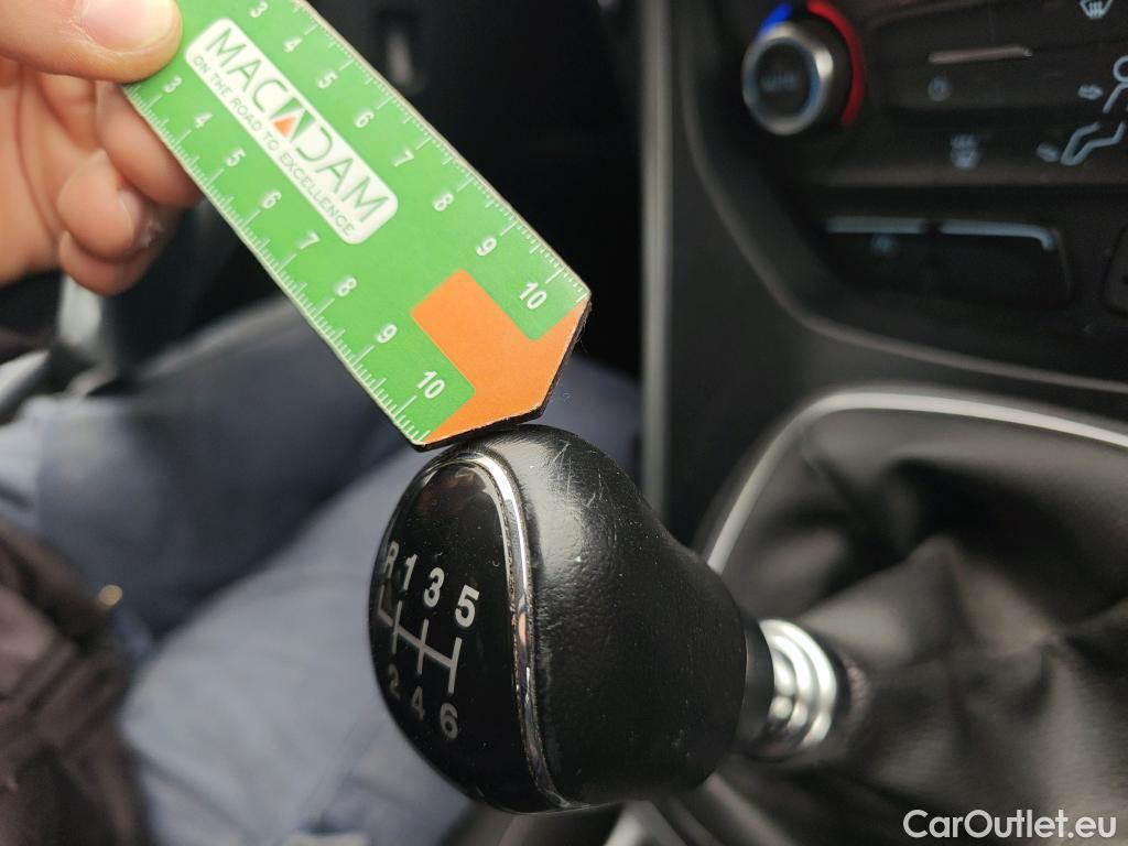  Ford  Kuga FORD  / 2016 / 5P / todoterreno 1.5 EcoBoost 88kW 4x2 Trend+ (CX) #23