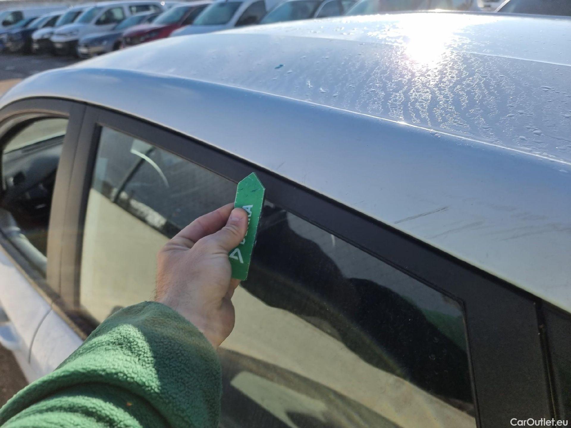  Ford  Fiesta FORD  / 2017 / 5P / berlina con portón 1.1 Ti-VCT 63kW Trend+ 5p #33