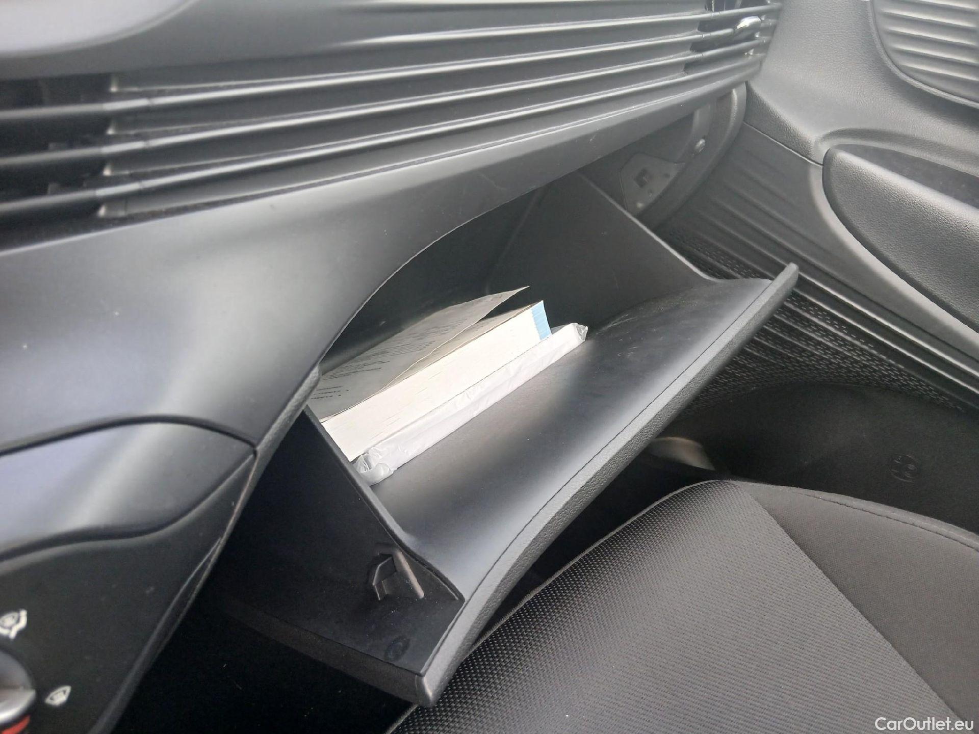  Land Rover  Discovery HYUNDAI Bayon / 2024 / 5P / todoterreno 1.0 TGDI 74kW (100CV) 48V Klass #1