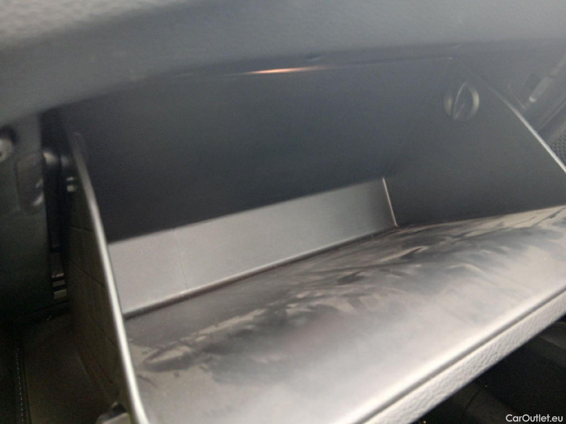  KIA  XCeed KIA  / 2022 / 5P / todoterreno 1.6 GDi PHEV 104kW (141CV) eDrive (AC) #2