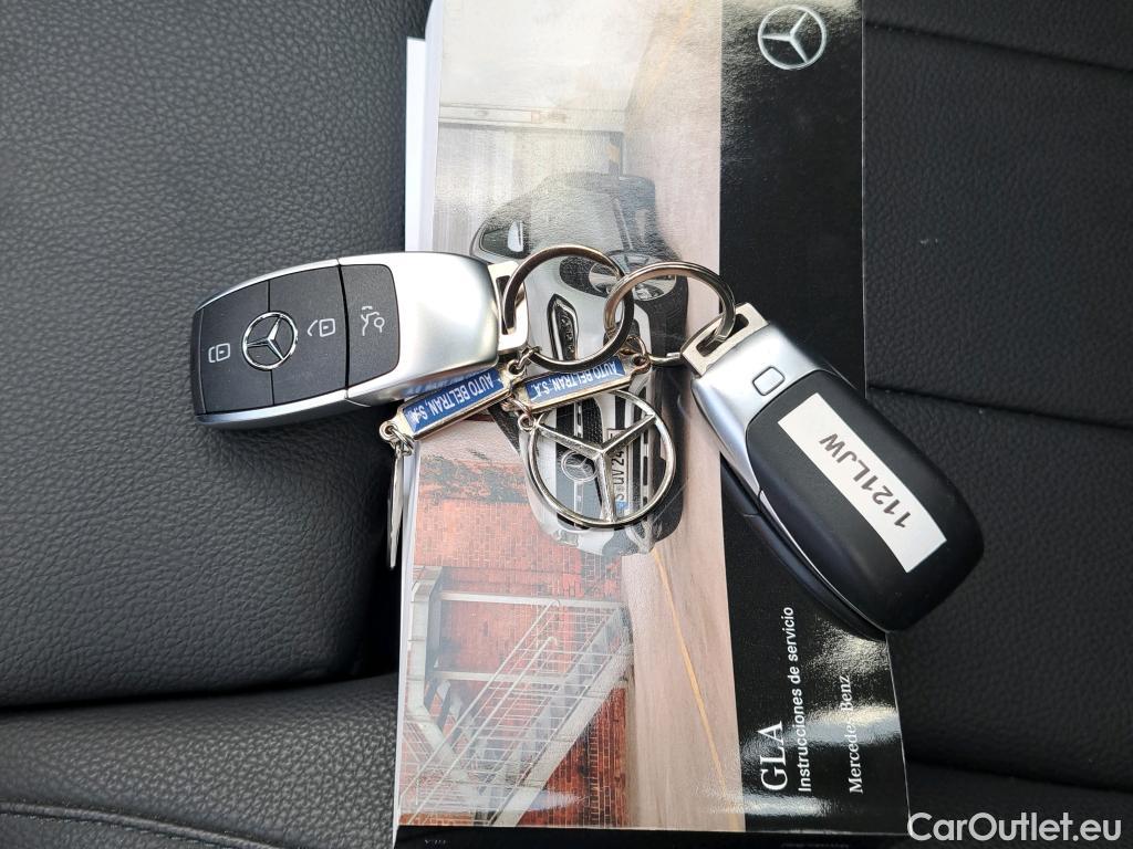  Mercedes  GLA MERCEDES-BENZ  / 2020 / 5P / todoterreno  200 #20