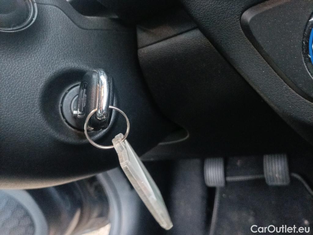  Hyundai  i10  / 2020 / 5P / berlina con portón 1.0 Essence #4