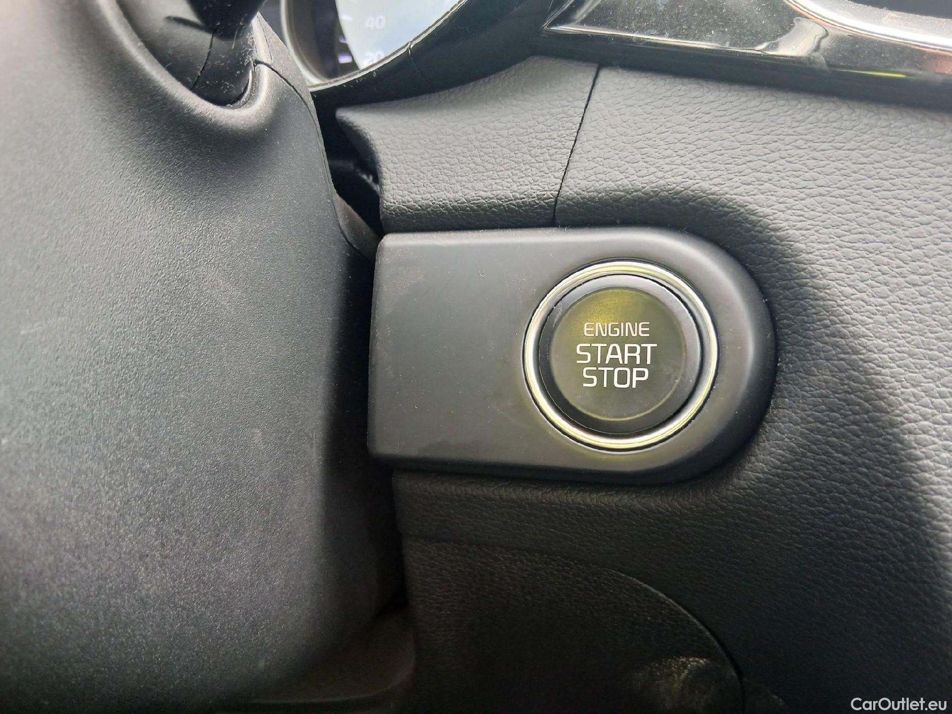  KIA  XCeed KIA  / 2022 / 5P / todoterreno 1.6 GDi PHEV 104kW (141CV) eDrive (AC) #1