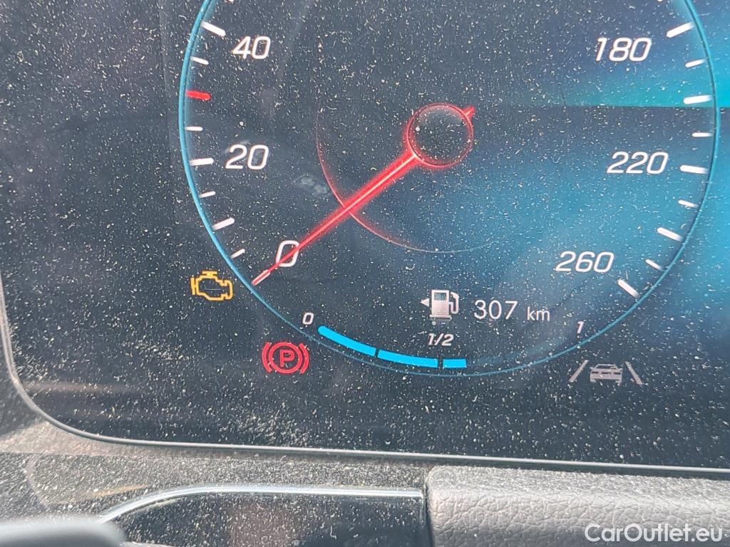  Mercedes  GLA MERCEDES-BENZ  / 2020 / 5P / todoterreno  200 #32