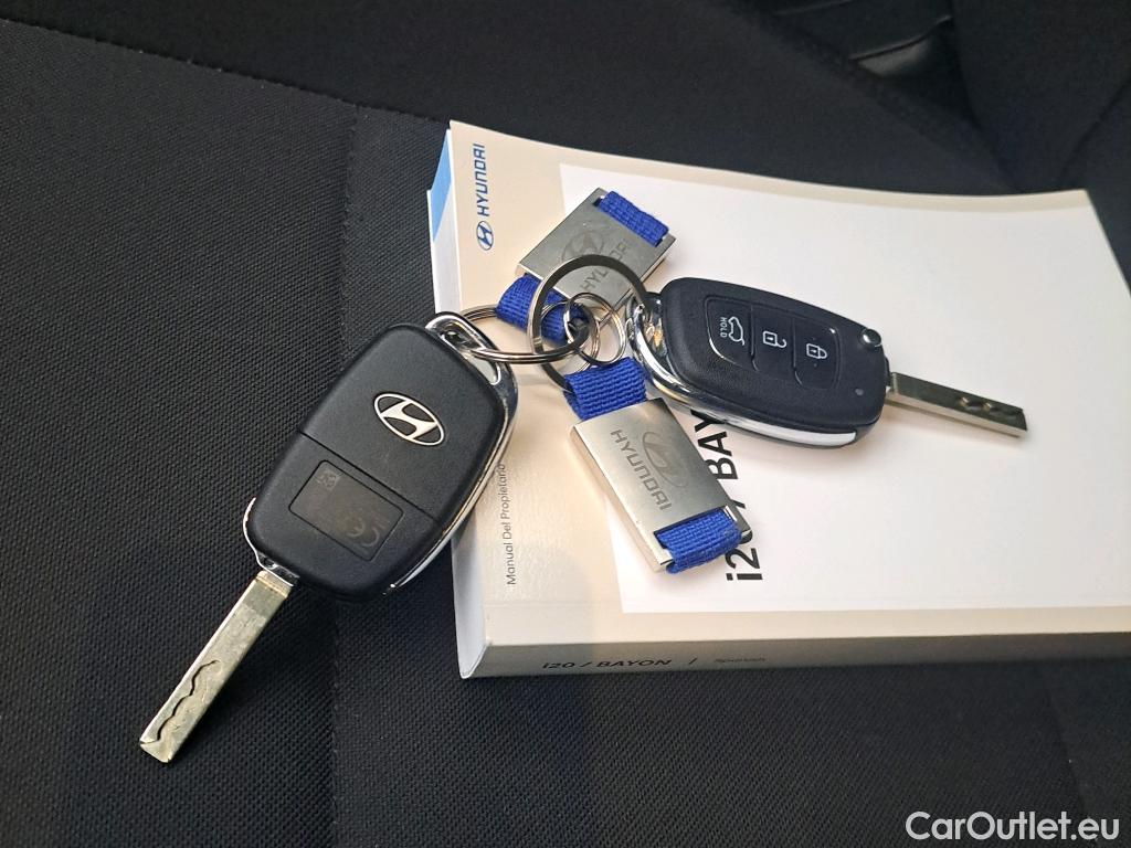  Hyundai  i20 HYUNDAI  / 2023 / 5P / berlina con portón 1.0 TGDI Klass #4