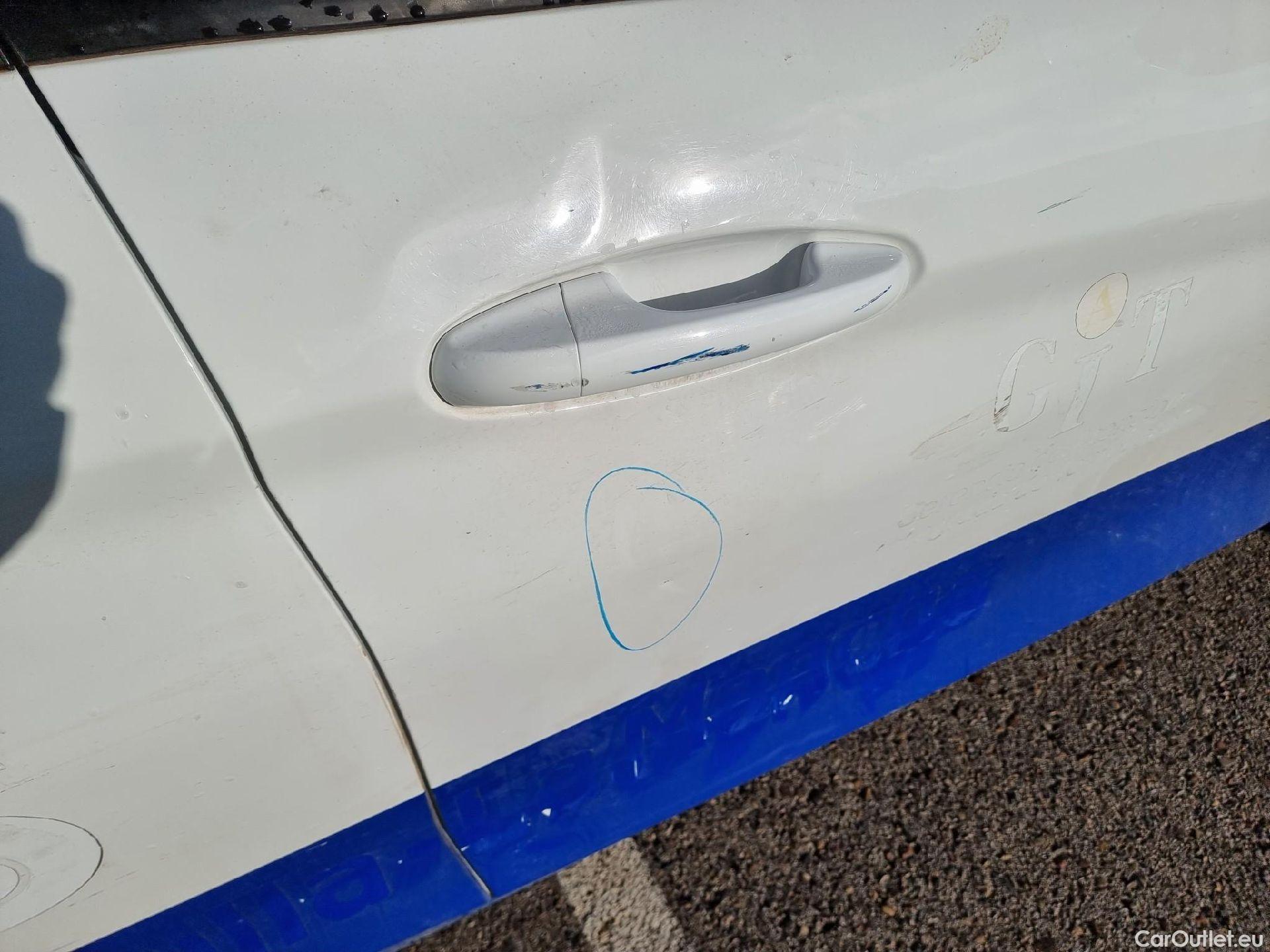  Ford  Fiesta FORD  / 2017 / 5P / berlina con portón 1.1 Ti-VCT 63kW Trend+ 5p #24