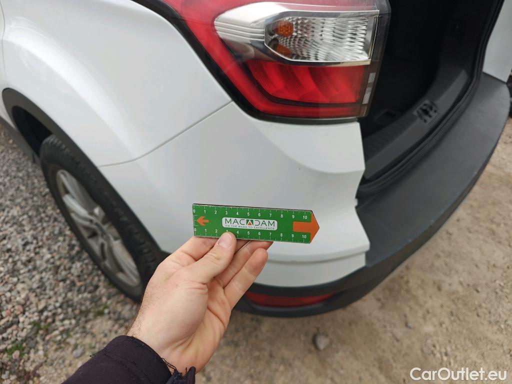  Ford  Kuga FORD  / 2016 / 5P / todoterreno 1.5 EcoBoost 88kW 4x2 Trend+ (CX) #33