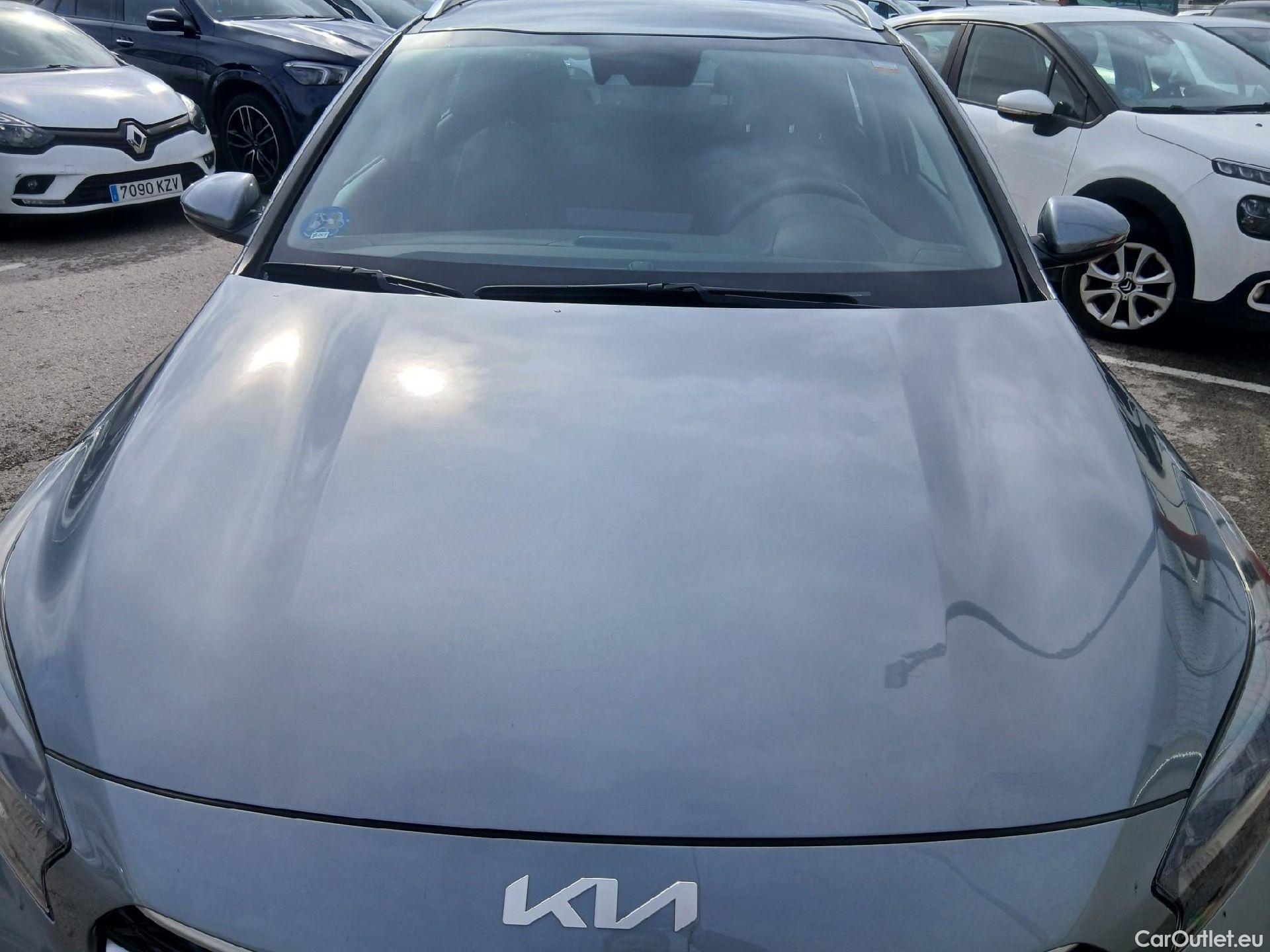  KIA  XCeed KIA  / 2022 / 5P / todoterreno 1.6 GDi PHEV 104kW (141CV) eDrive (AC) #8