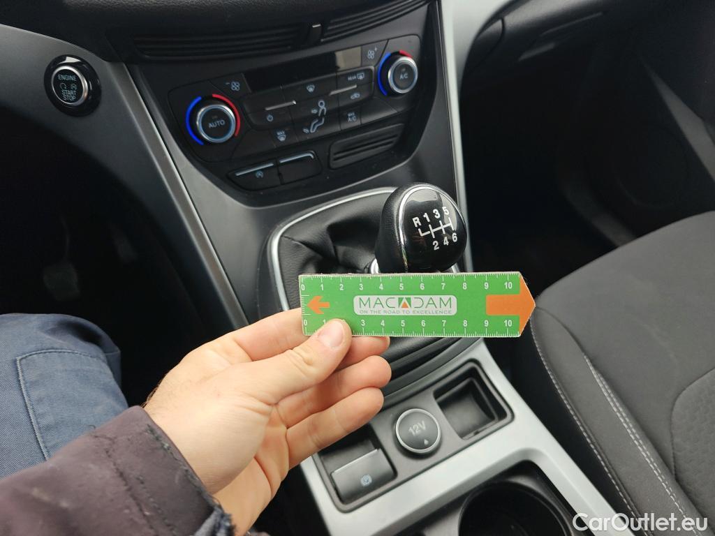  Ford  Kuga FORD  / 2016 / 5P / todoterreno 1.5 EcoBoost 88kW 4x2 Trend+ (CX) #21