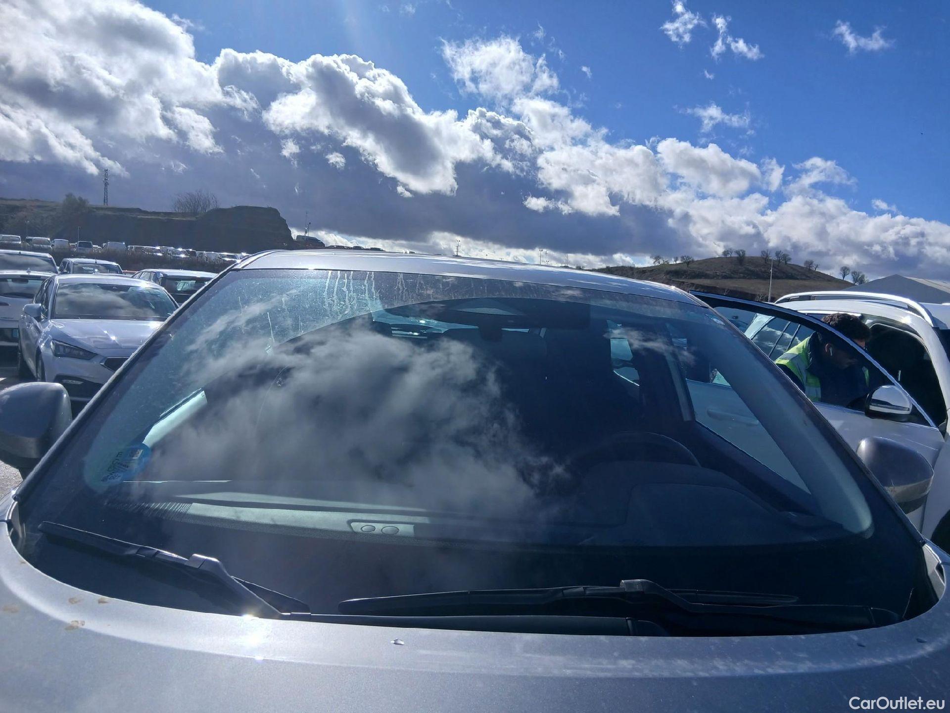  Land Rover  Discovery NISSAN QASHQAI / 2024 / 5P / todoterreno DIG-T 116kW (158CV) mHEV CVT Acenta (AC) #6