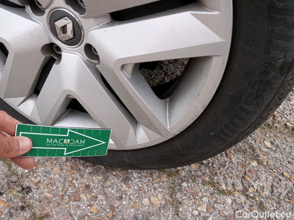  Renault  Clio RENAULT  / 2019 / 5P / berlina con portón Intens TCe 74 kW (100CV) GLP #12