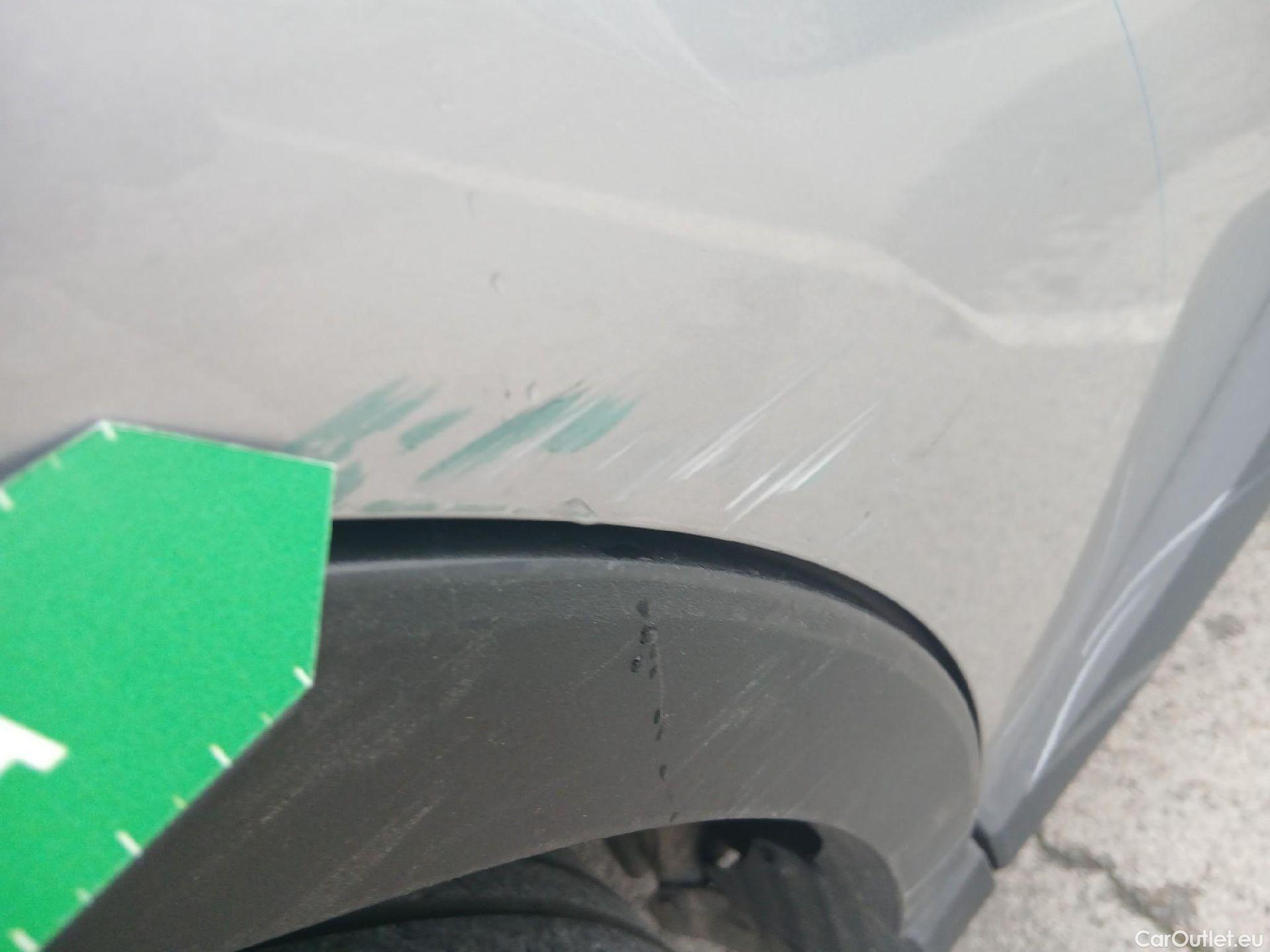  Toyota  C-HR TOYOTA  / 2019 / 5P / todoterreno 1.8 125H Active #27