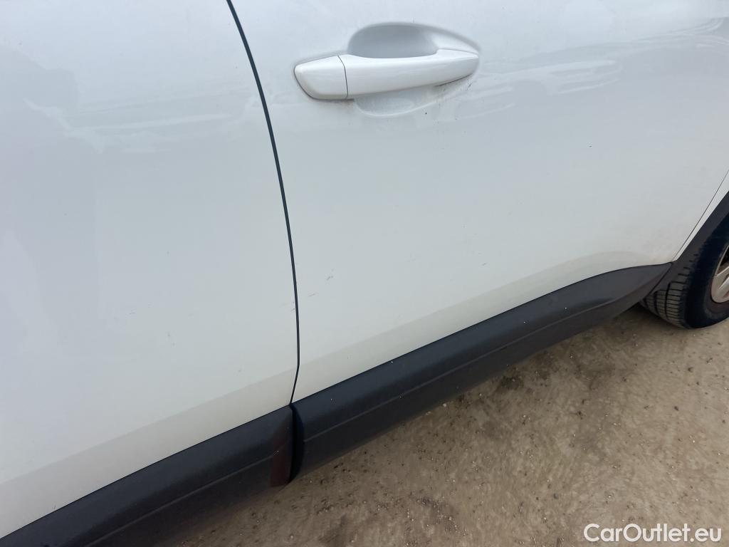  Peugeot  3008 PEUGEOT  / 2016 / 5P / todoterreno 1.2 PURETECH 96KW (130CV) ACTIVE S&S #3