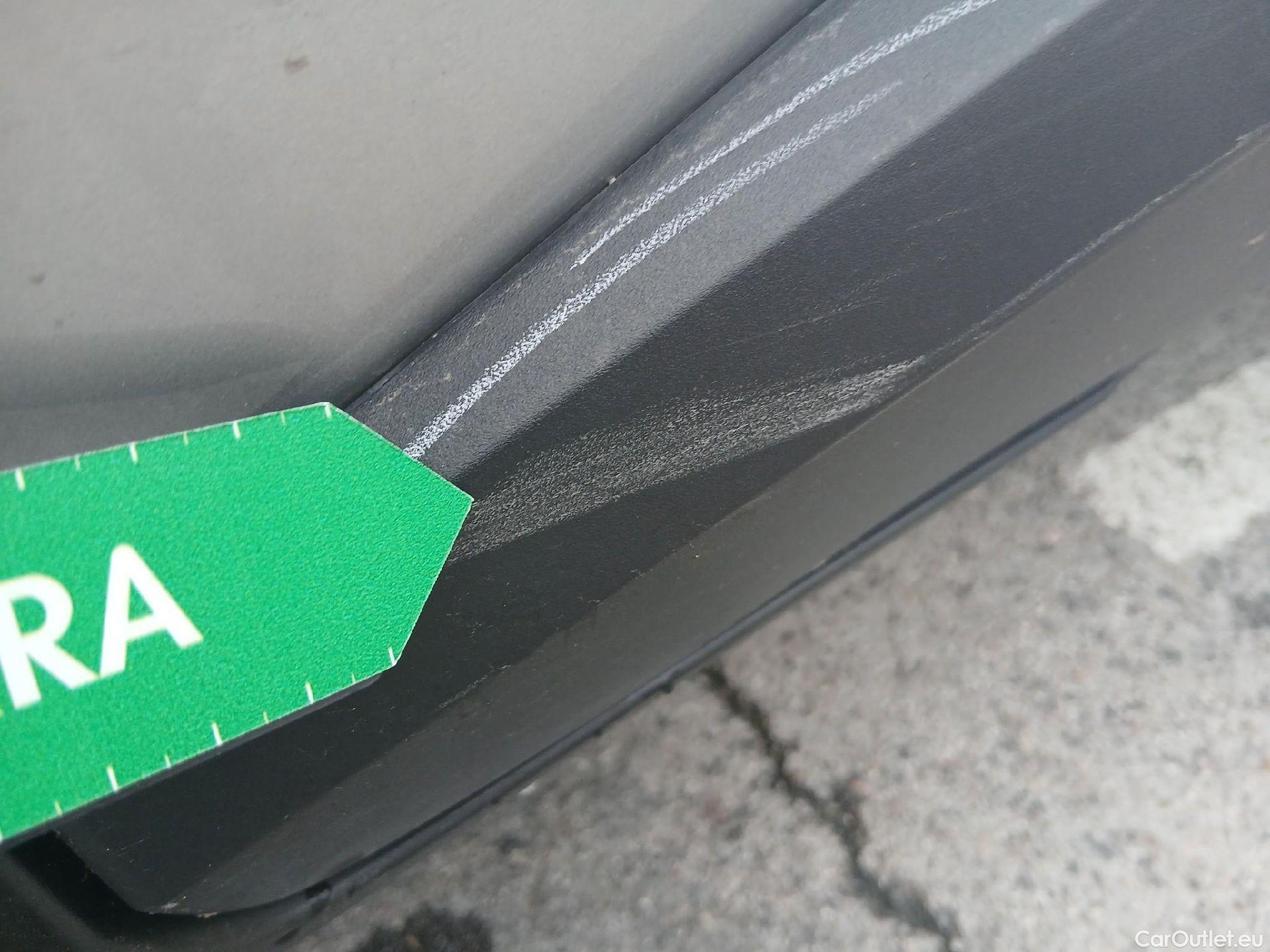  Toyota  C-HR TOYOTA  / 2019 / 5P / todoterreno 1.8 125H Active #30