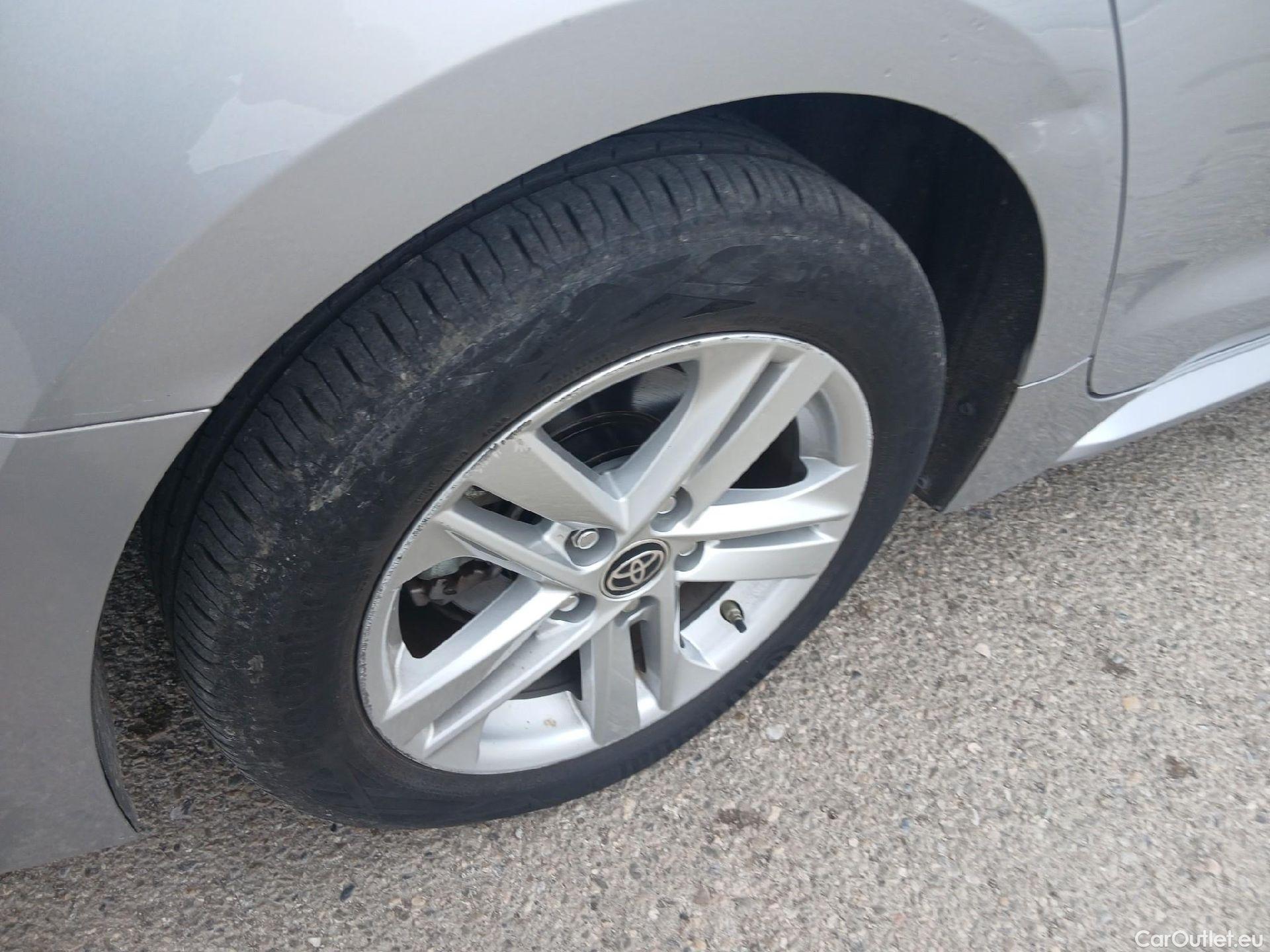  Toyota  Corolla TOYOTA  / 2019 / 5P / familiar 1.8 125H ACTIVE TECH E-CVT TOU SPORT #23