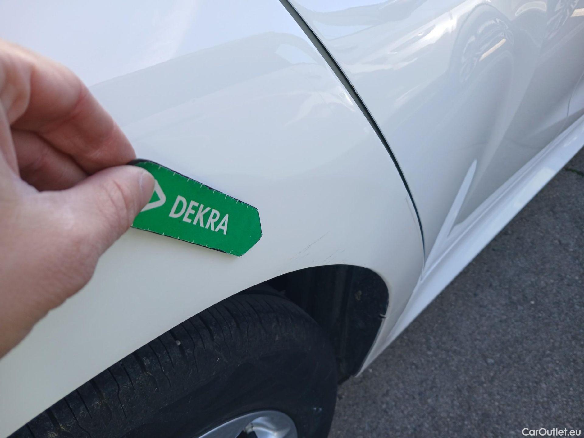  Toyota  Yaris TOYOTA  / 2020 / 5P / berlina con portón 1.5 125 S-Edition #23