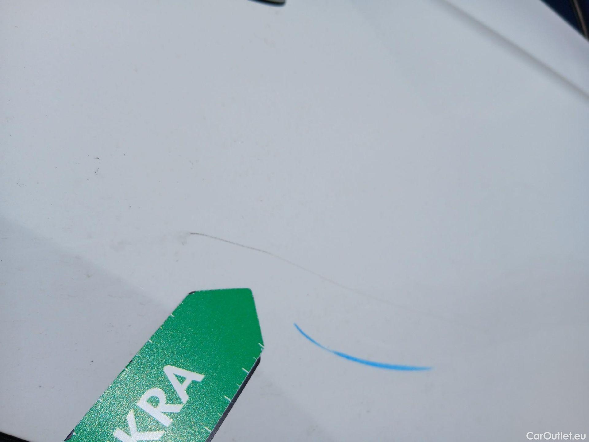  Volkswagen  T-ROC  Life 2.0 TDI 115CV MT6 E6d #38