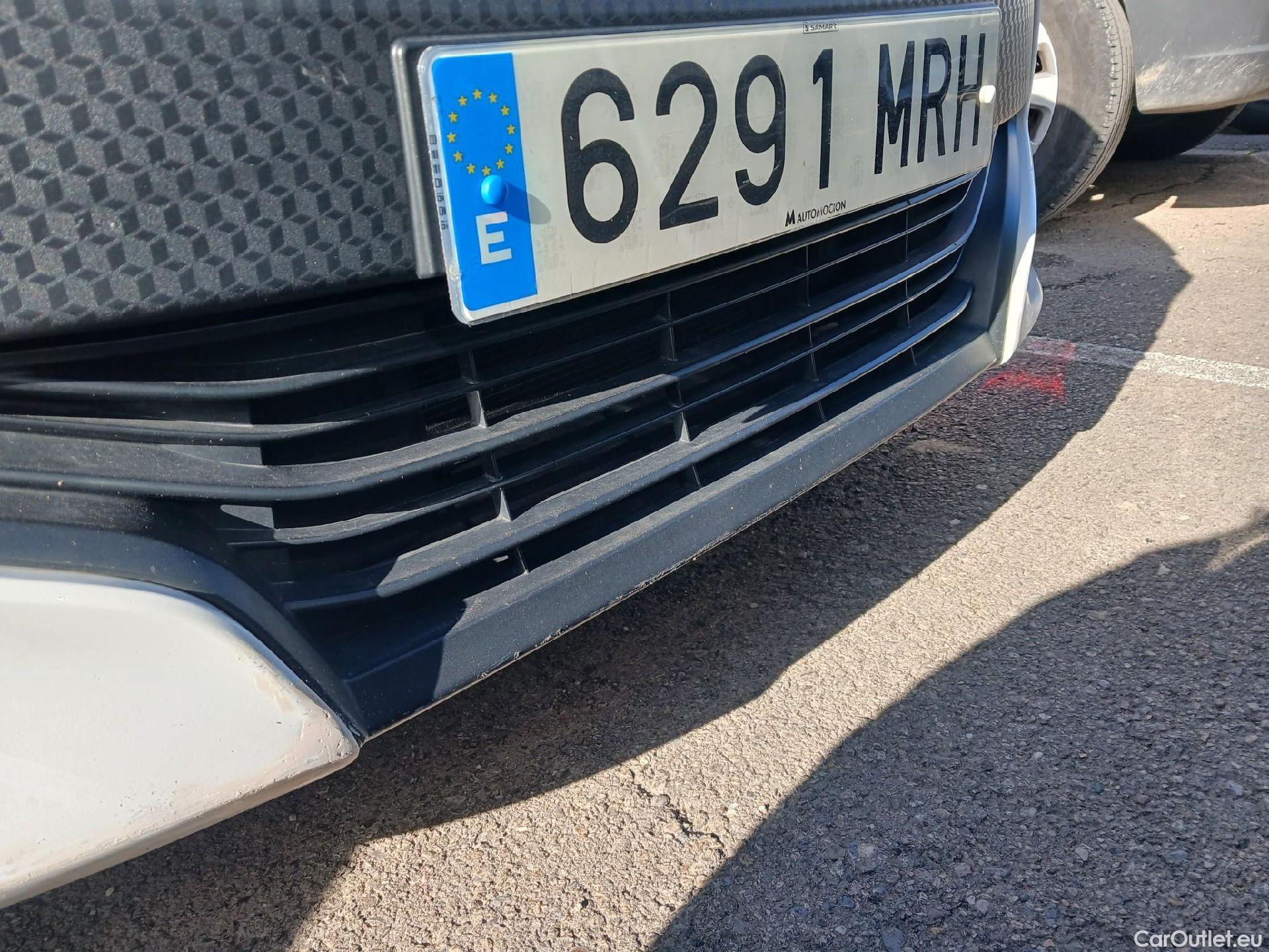  Toyota  Yaris TOYOTA  / 2020 / 5P / berlina con portón 1.5 125 S-Edition #4