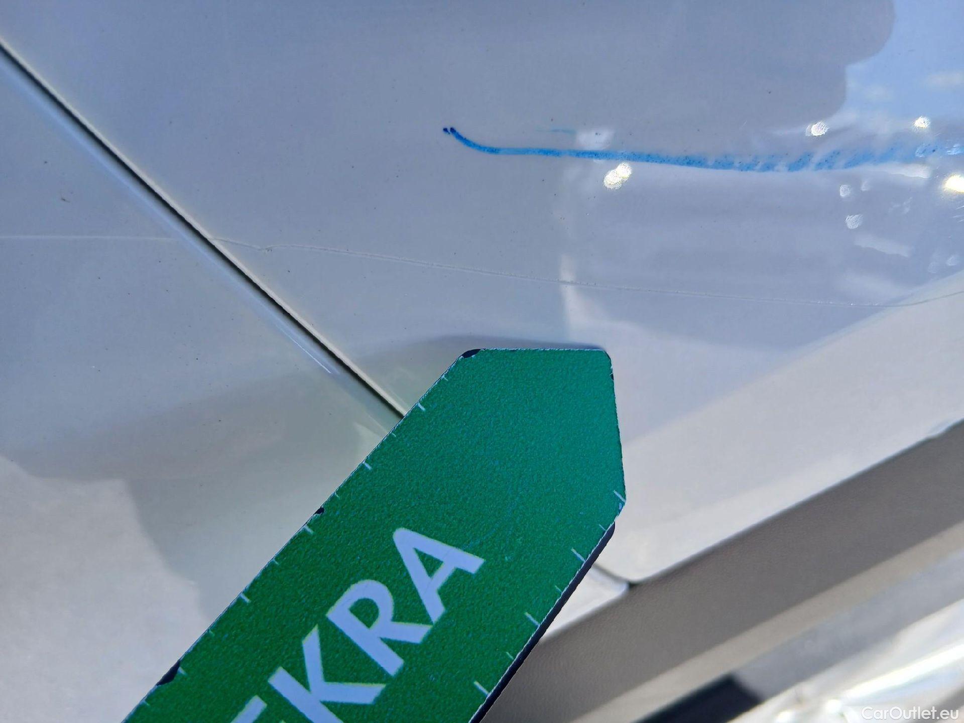  Volkswagen  T-ROC  Life 2.0 TDI 115CV MT6 E6d #35