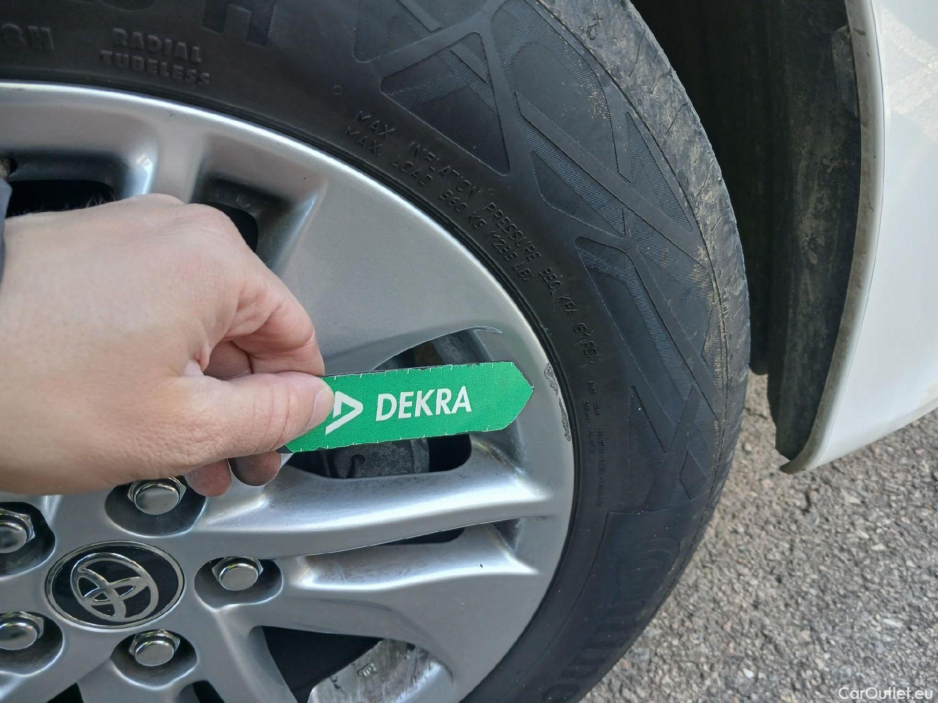  Toyota  Yaris TOYOTA  / 2020 / 5P / berlina con portón 1.5 125 S-Edition #25