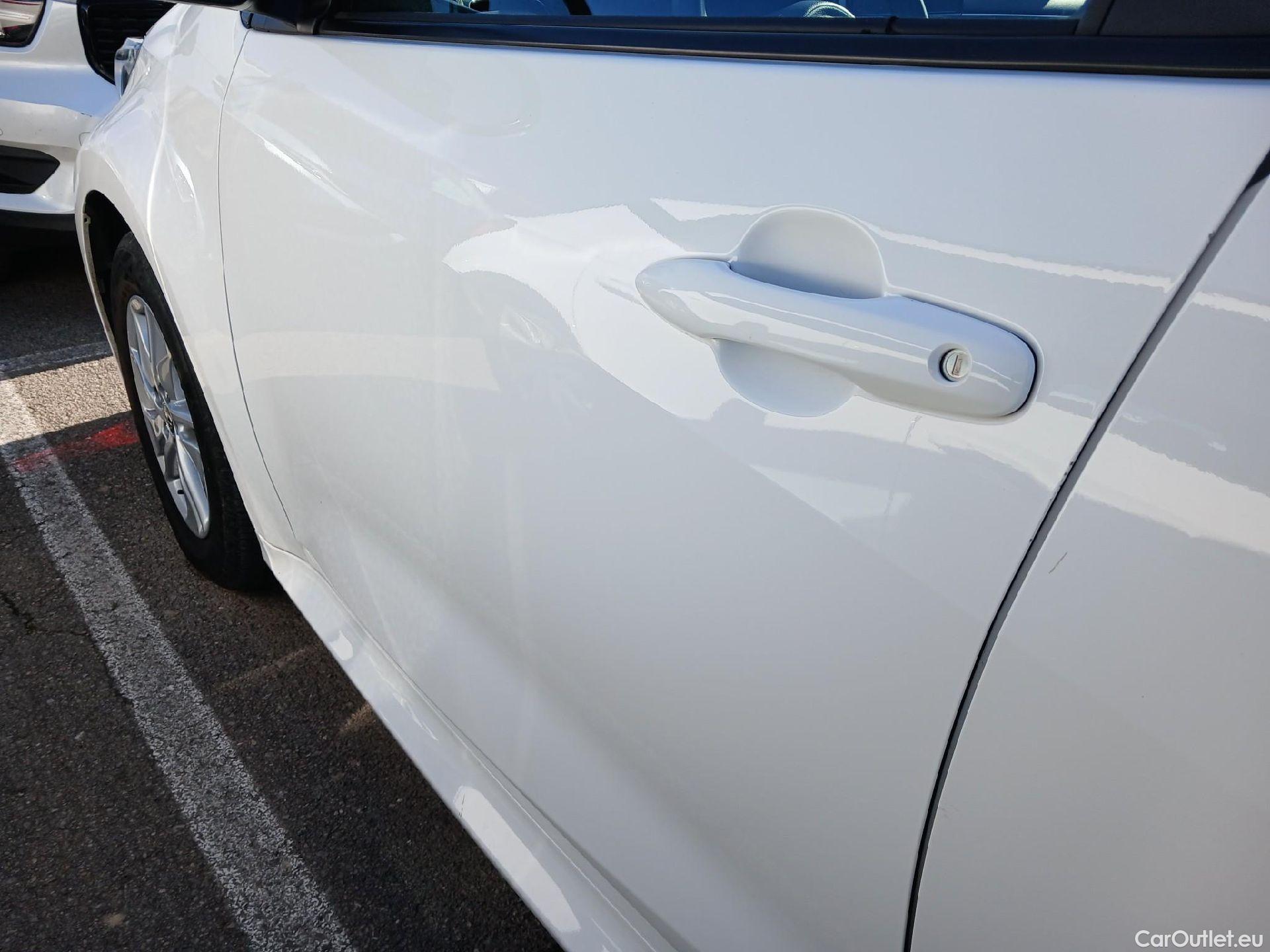  Toyota  Yaris TOYOTA  / 2020 / 5P / berlina con portón 1.5 125 S-Edition #13