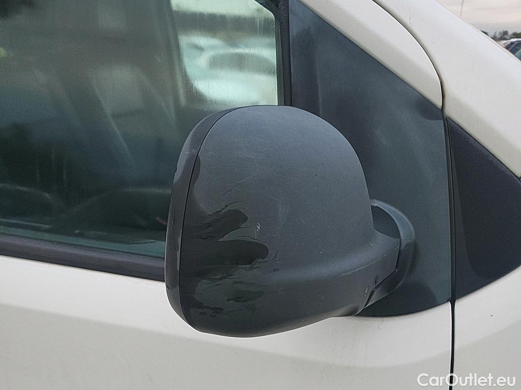  Citroen  Jumpy CITROEN  / 2016 / 4P / furgón Talla M BlueHDi 85KW (115CV) 6v Confort #39